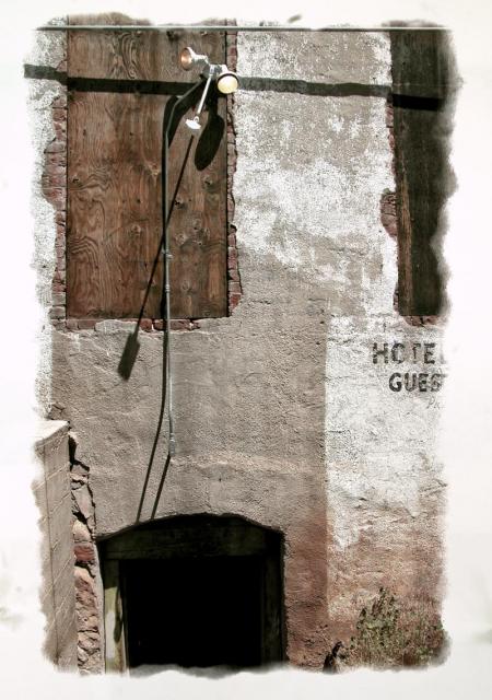 FLAGSTAFF HOTEL -BACK ALLEY